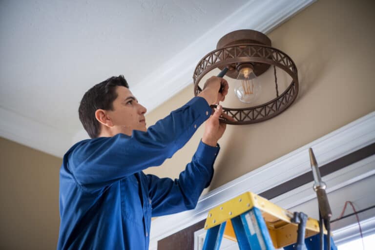 Ces astuces de bricolage en électricité à la maison que même les professionnels recommandent